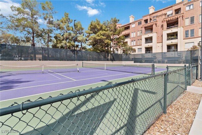 Building Photo - 270 E Flamingo Rd