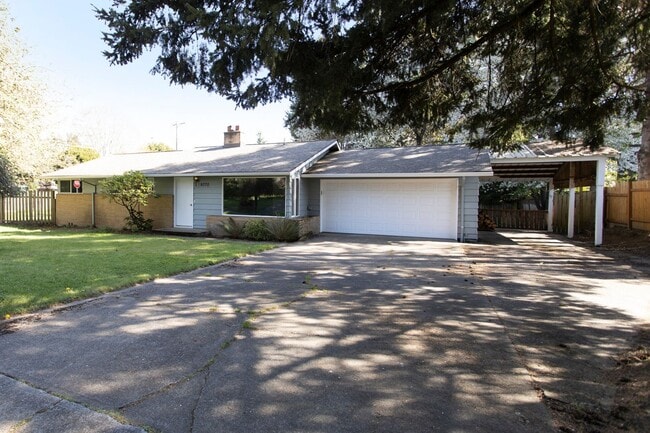 Building Photo - Available Beautiful Single-Level Home with...