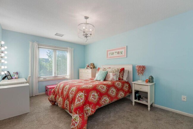 Building Photo - {5801} Spacious 2 Story Home in highly des...