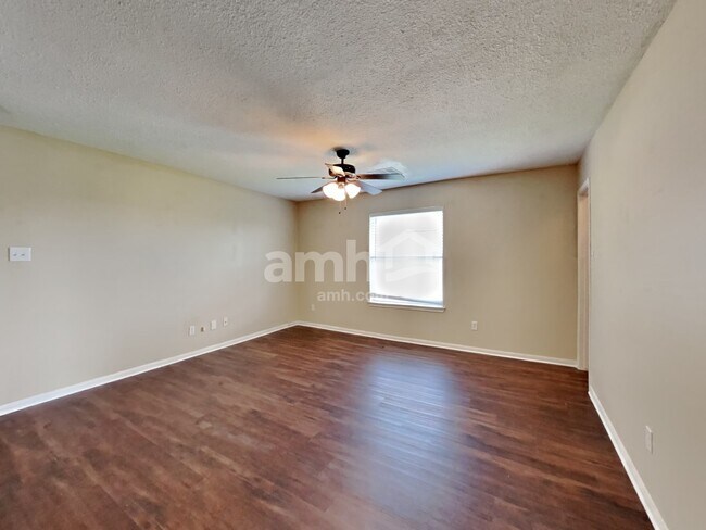 Building Photo - 201 Mammoth Springs Ln
