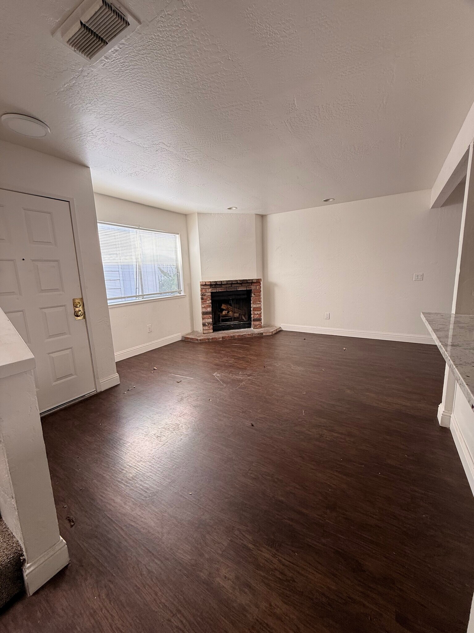 Building Photo - 12 Klondike Ct