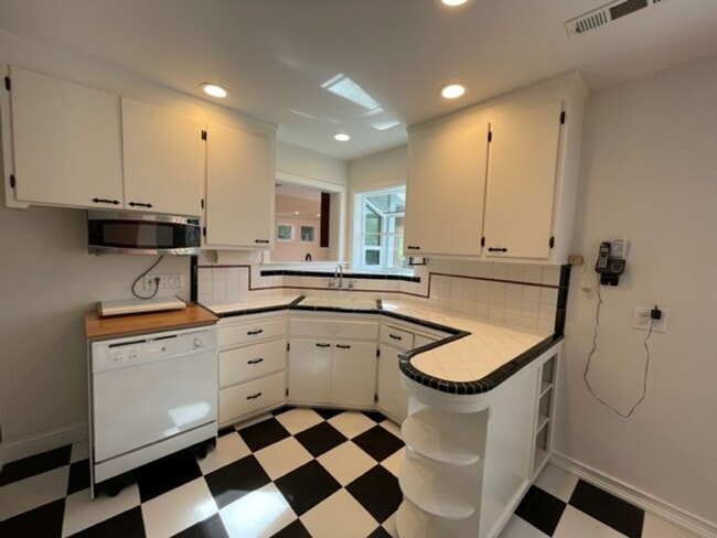 Building Photo - Lafayette home, great location!