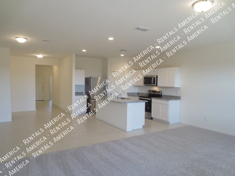 Building Photo - 378 S Borromeo Dr