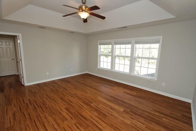 Building Photo - 5057 Bethpage Dr NE