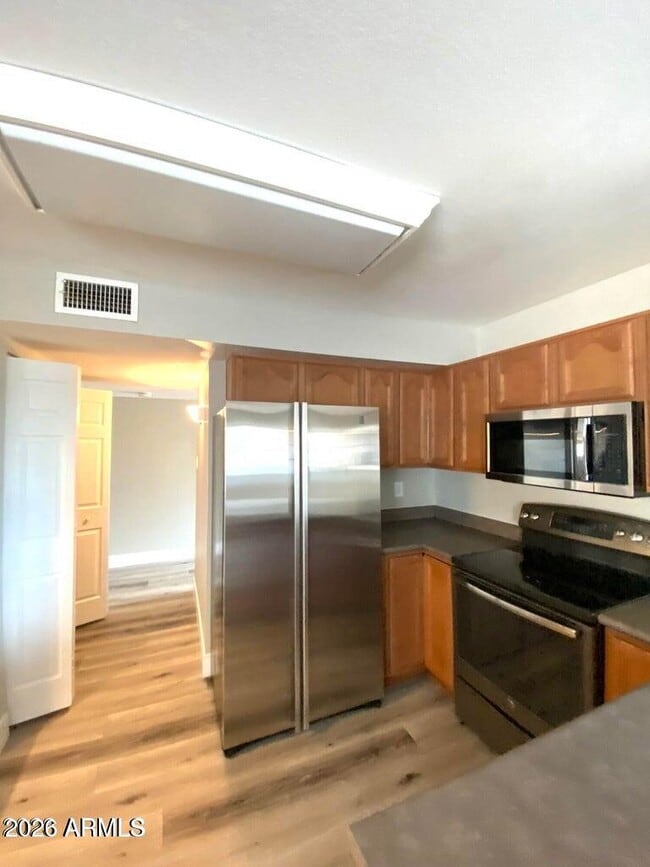 Building Photo - 4417 S Newberry Rd