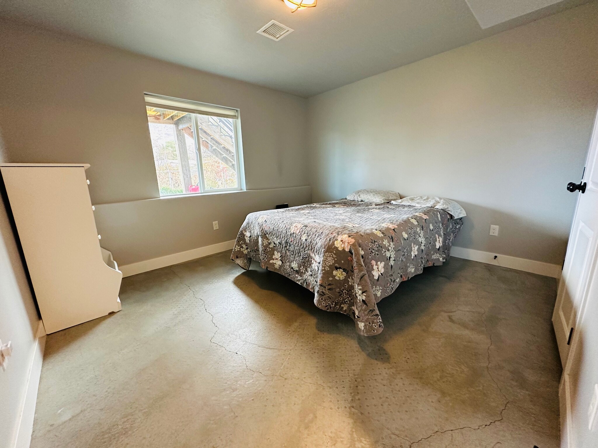 Building Photo - 583 N 400 E