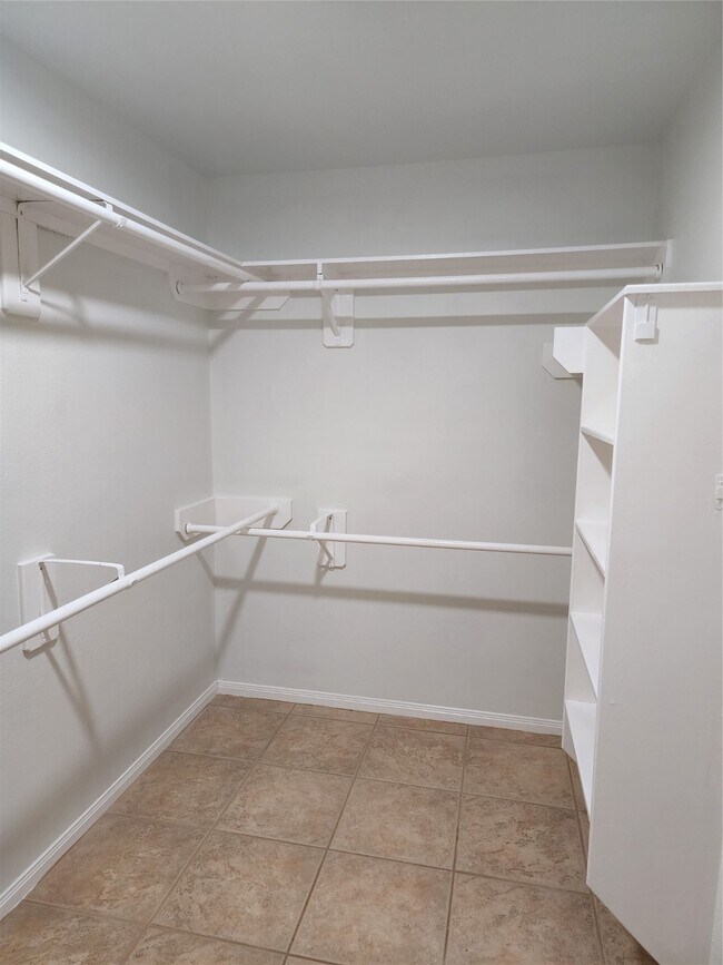 Building Photo - 3118 Rainmont Ln