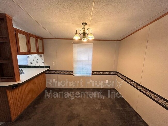 Building Photo - 5035 Park Creek Dr