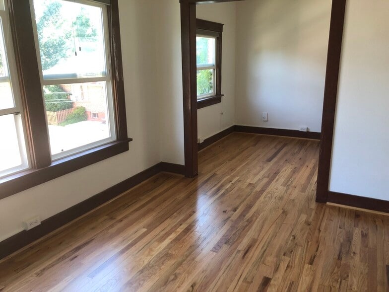 Building Photo - 513 Terry St