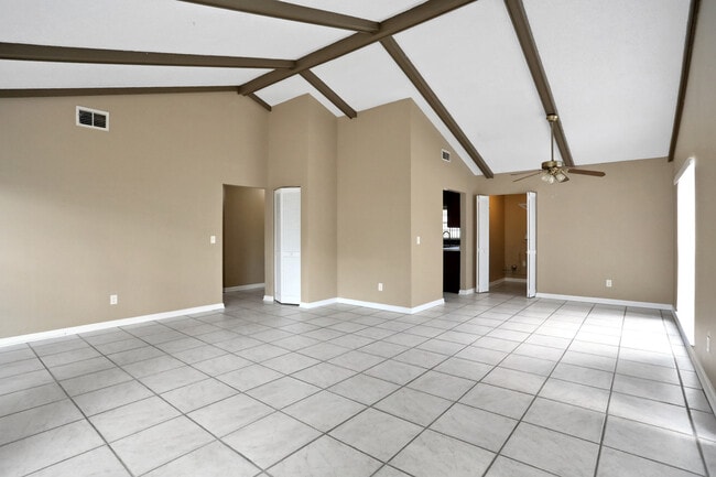 Building Photo - 3124 W Burke St