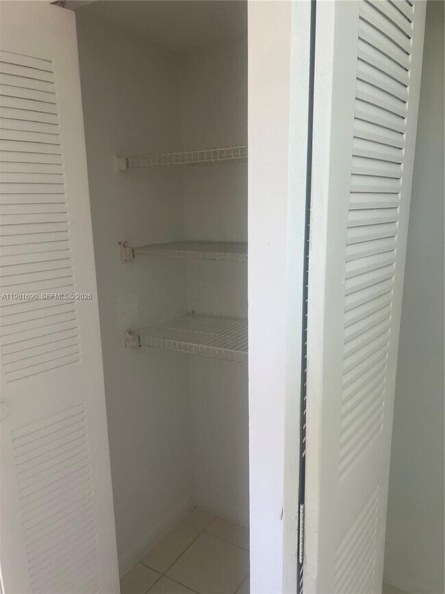 Building Photo - 590 NW 114th Ave