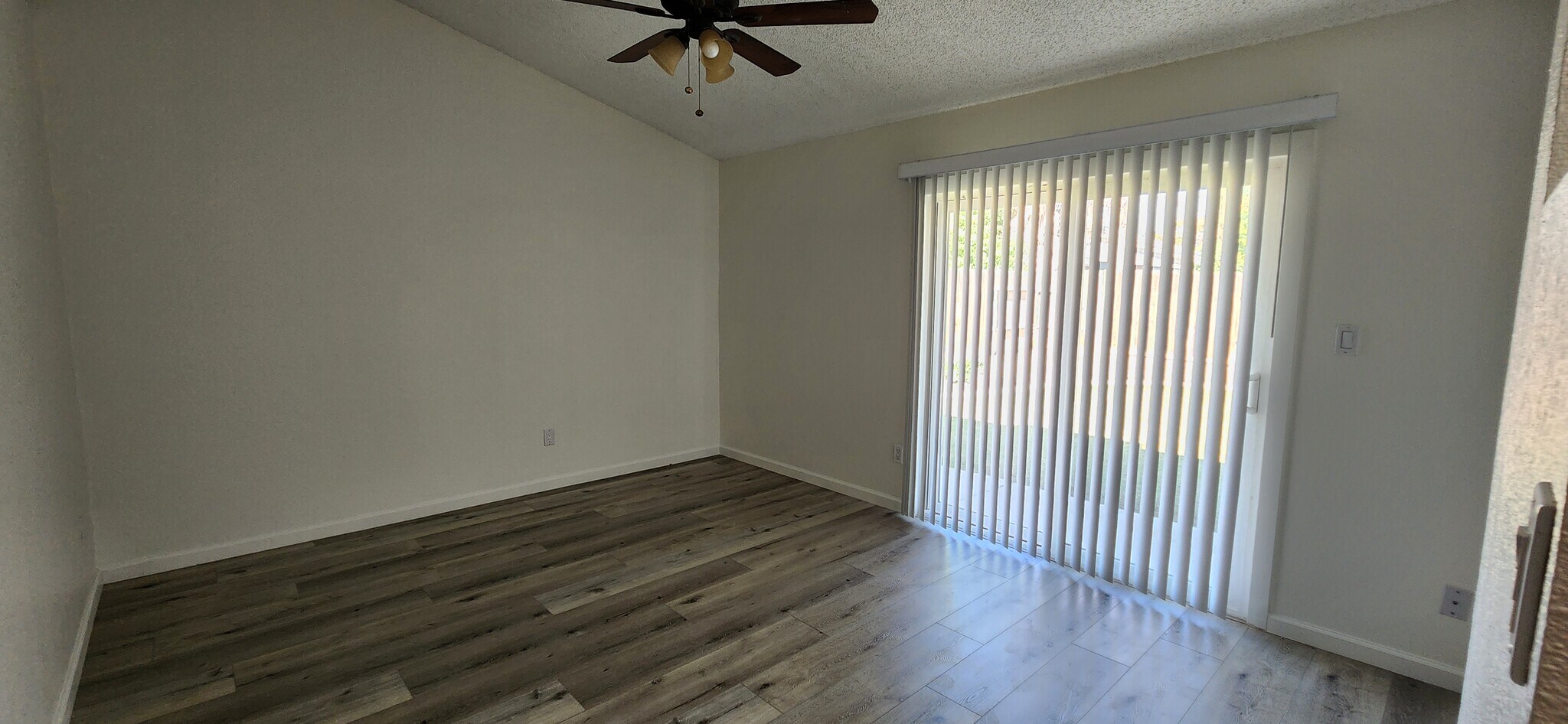 Building Photo - 9328 Carvalho Ct