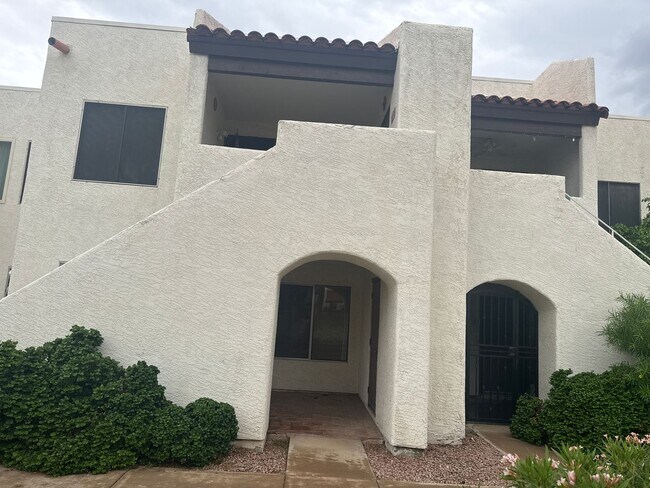 Building Photo - 1 BEDROOM UNIT IN GLENDALE