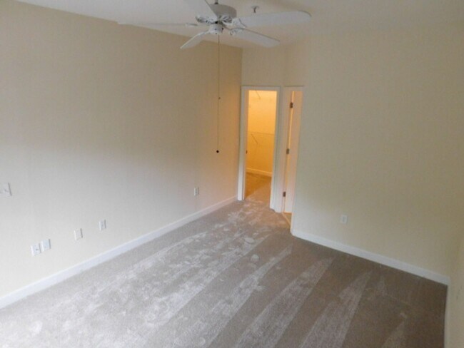 Building Photo - Two Bedroom Townhome In The Preserve