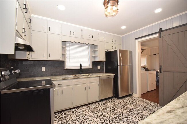 Building Photo - 3116 Jackson St