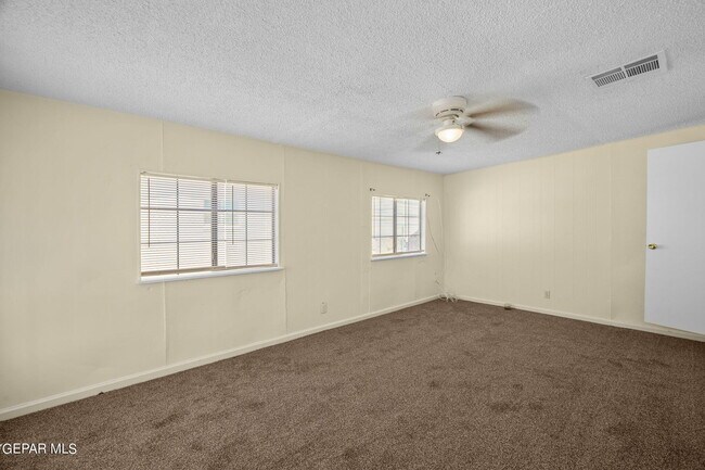 Building Photo - 4913 Sierra Madre Dr