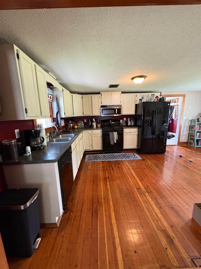 Building Photo - 424 VT-15