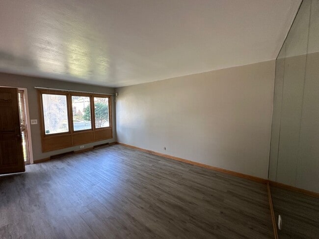 Primary Photo - 4650 N 68th St