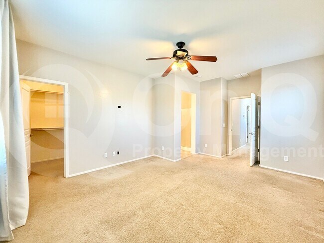 Building Photo - 4138 E Thunderheart Trail