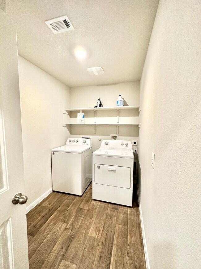 Building Photo - 116 Pronghorn Cir