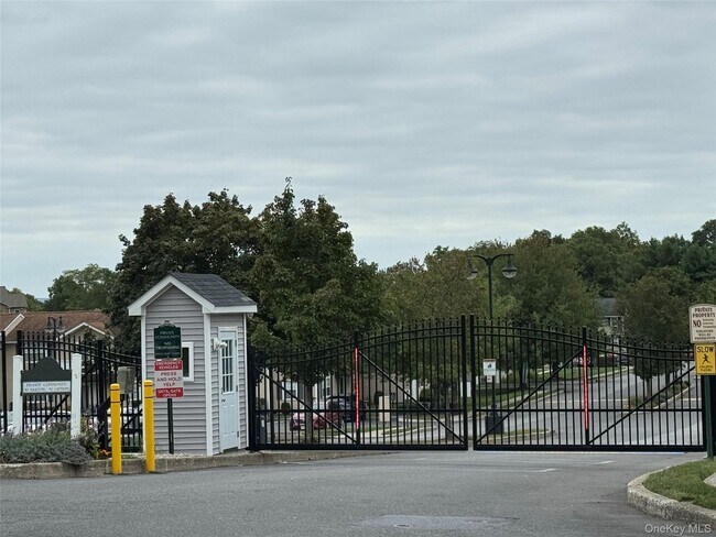 Building Photo - 100 Hillside Dr