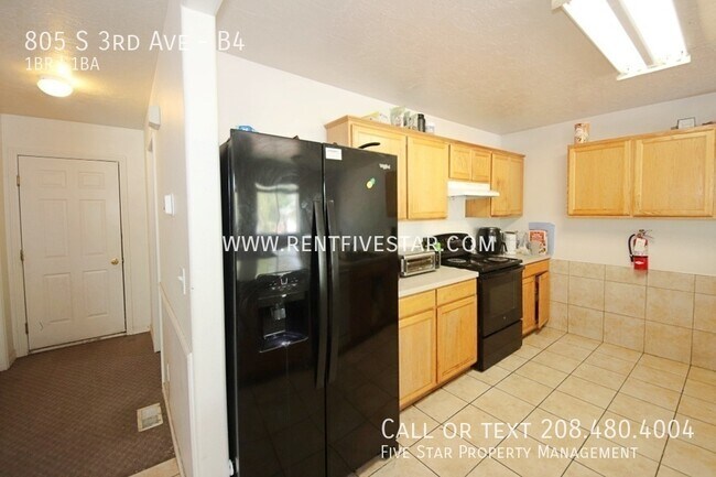 Building Photo - 805 S 3rd Ave