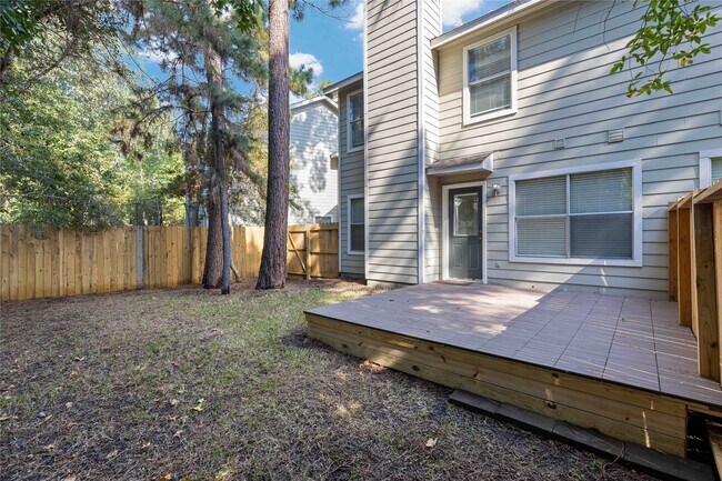Building Photo - 122 S Walden Elms Cir