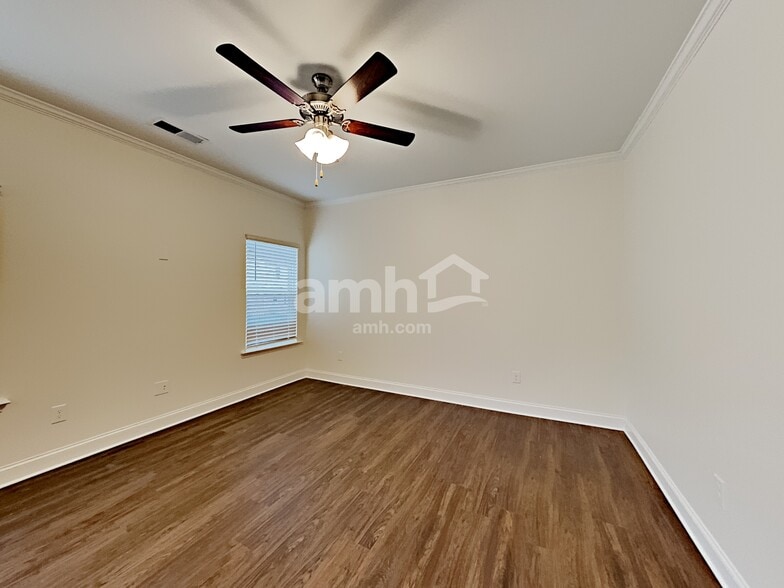 Building Photo - 692 Woodall Rd