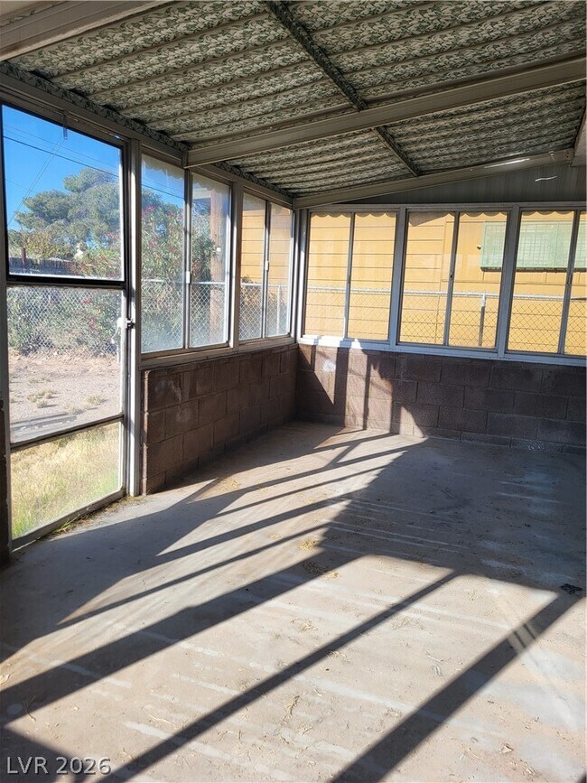 Building Photo - 717 Van Ert Ave