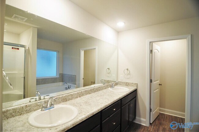 Building Photo - 4218 Textile Ln