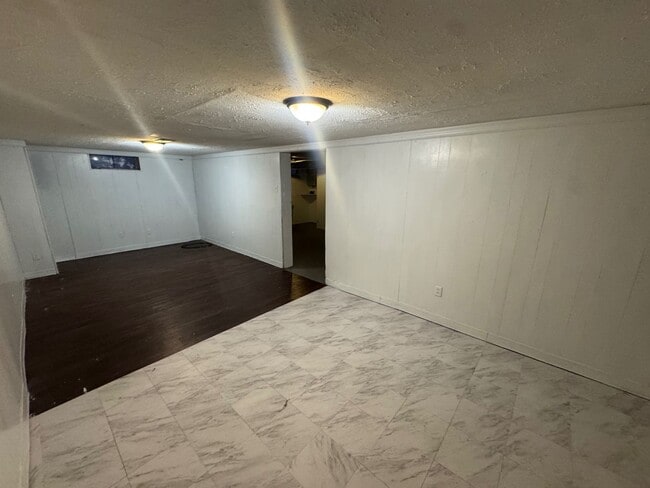 Building Photo - This Charming 3BR Single Family Home!