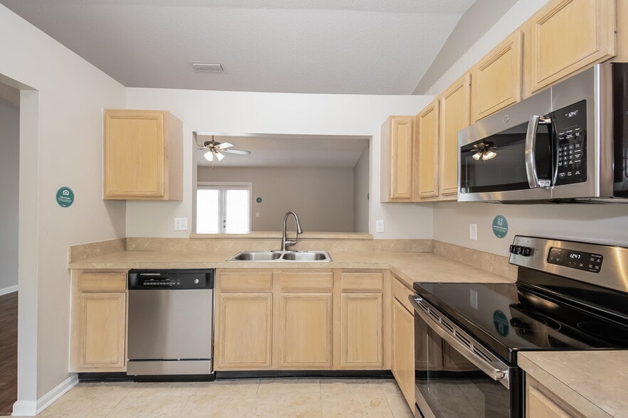 Building Photo - 1603 Twin Oak Ln