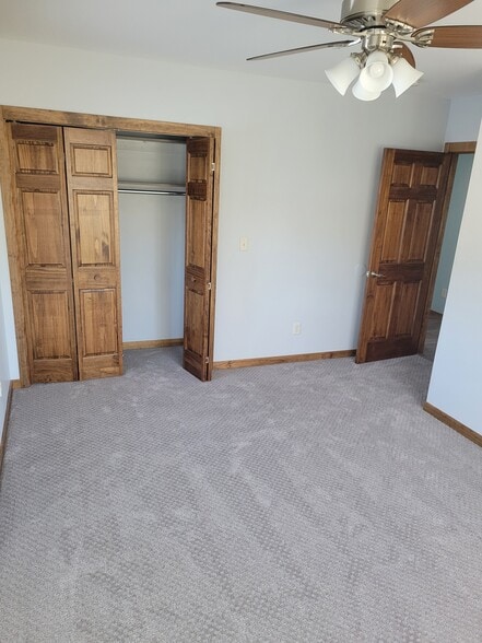 2nd Floor Bedroom #3: 10'x14' - 4605 Oneida St