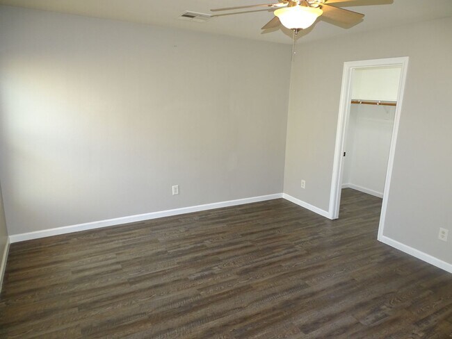 Building Photo - 3 Bed Southwest Home Convenient To The Durango Station Casino