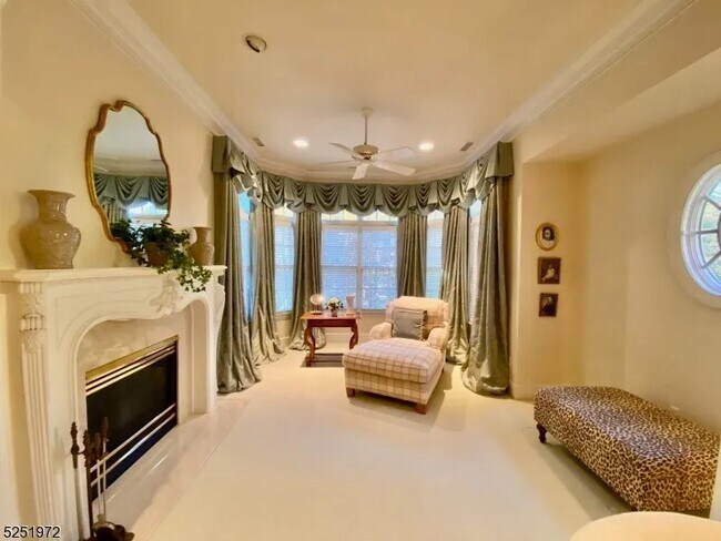 Master Bedroom - 1 Hurlingham Club Rd