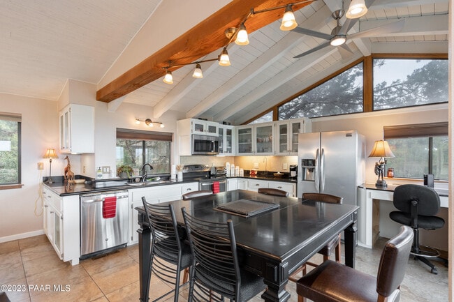 Building Photo - 647 Fiesta Ln