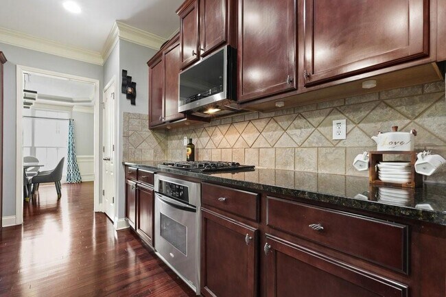 Building Photo - 3888 Fairhill Point