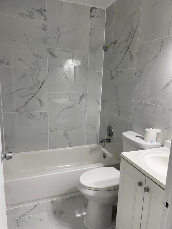 Building Photo - 8131 SW 6th St