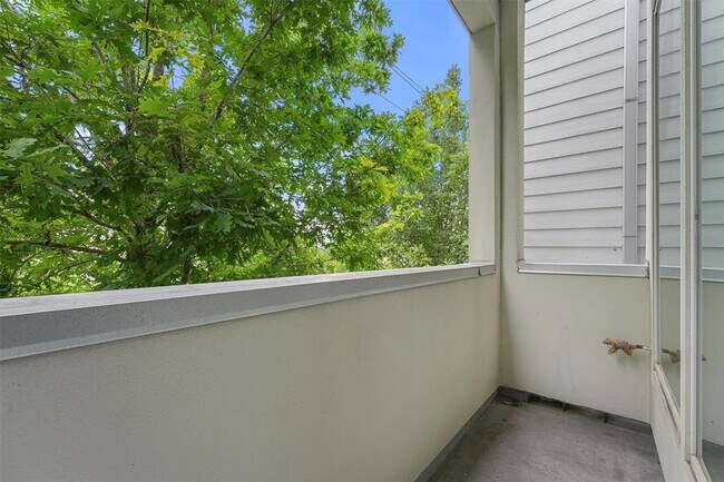 Building Photo - 3141 Leeland St