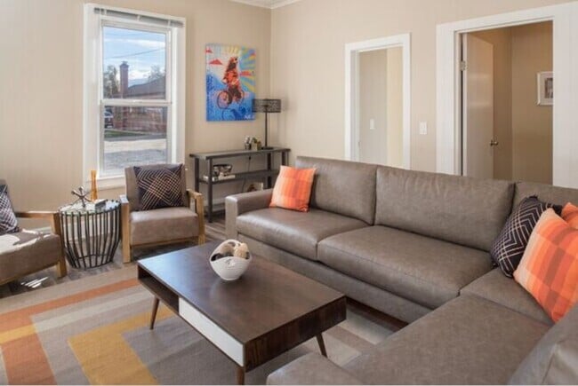 Building Photo - 527 Nevada St