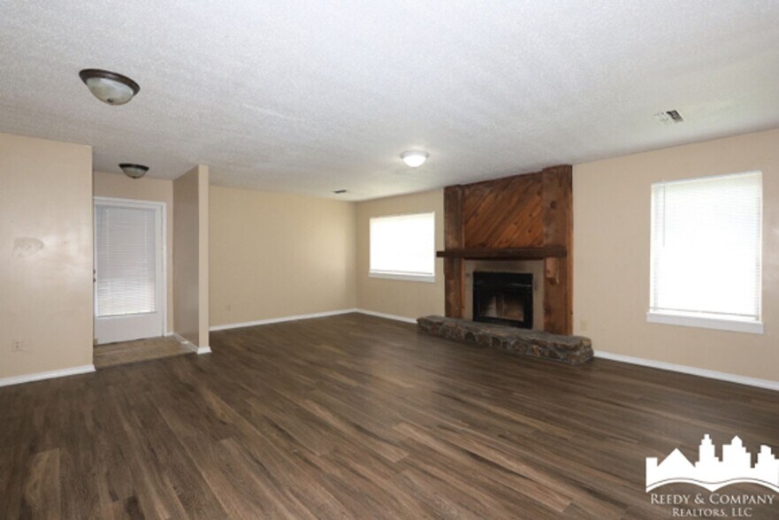 Building Photo - 2835 Toehill Cove