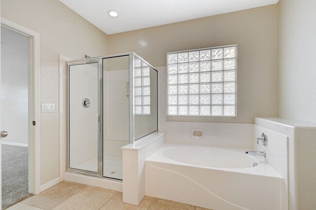 Building Photo - 4 Bedroom Home in Silverstone Ranch / No Rear Neighbors!