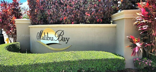 Building Photo - 3350 NE 13th Cir Dr