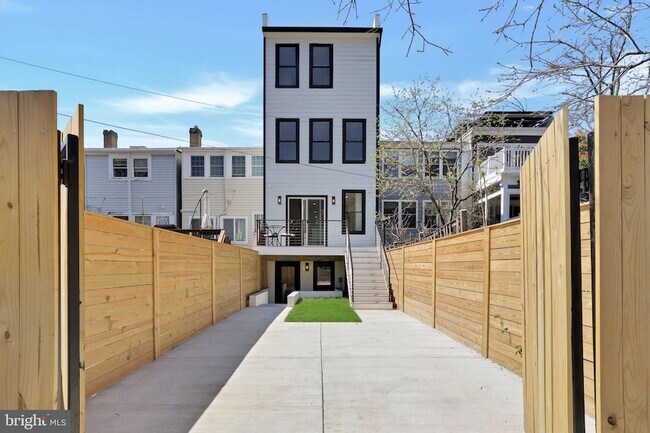 Building Photo - 5333 5th St NW