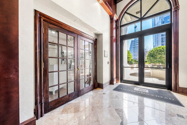 Building Photo - 3334 Peachtree Rd NE