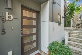 Building Photo - Modern Beacon Hill Townhouse Available for Rent!