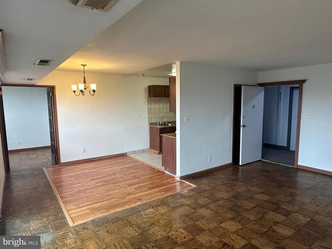 Building Photo - 5801 Quantrell Ave