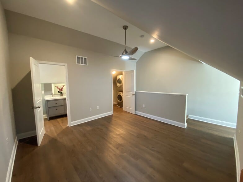 3rd floor master bedroom with private bathroom and W/D room - 115 Susquehanna Ave