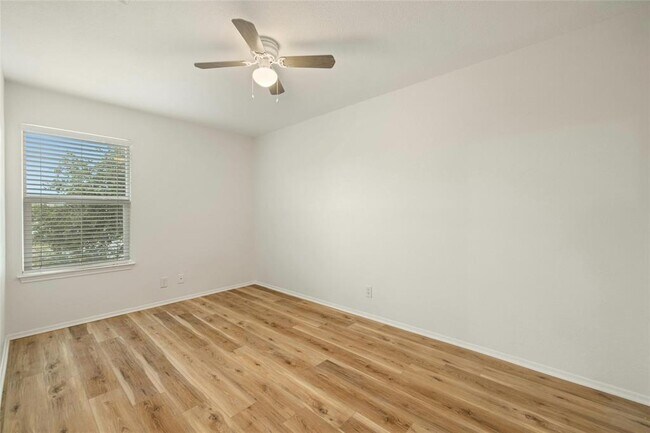 Building Photo - 605 Wild Briar Cv