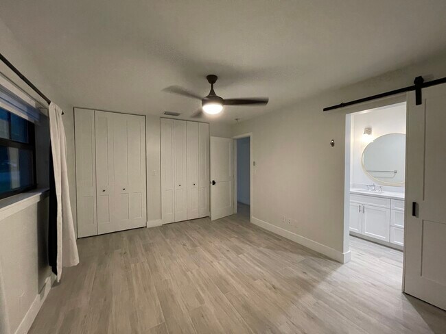 Building Photo - 8260 SW 98th St